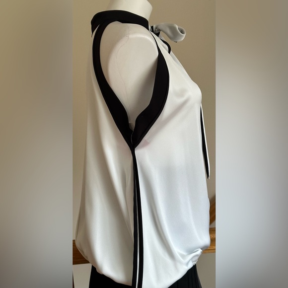 Lauren Vidal Satin White & Black Sleeveless Blouse.Ties In Front Elastic Bottom. - Picture 5 of 13